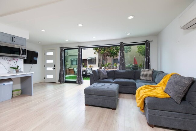825 Island Ct in San Diego, CA - Building Photo - Building Photo