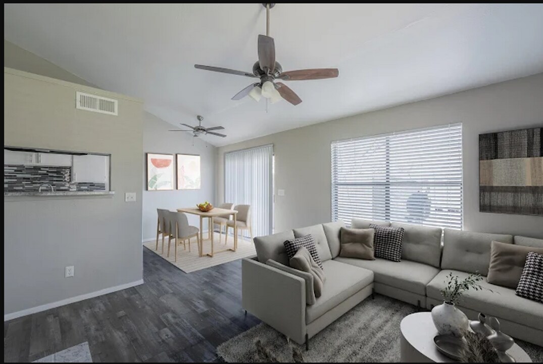 1118 Millview Dr in Arlington, TX - Building Photo