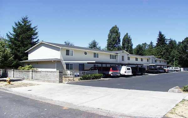 Castle Apartments in Vancouver, WA - Building Photo - Building Photo