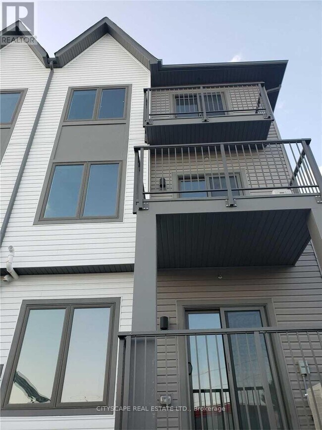 2635 William Jackson Dr in Pickering, ON - Building Photo - Building Photo