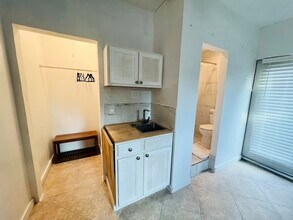 11400 NE 13th Ave in Miami, FL - Building Photo - Building Photo