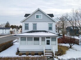 15 Sedgwick St in Jamesburg, NJ - Building Photo