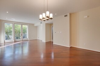 5410 La Jolla Blvd in San Diego, CA - Foto de edificio - Building Photo