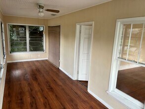 907 Live Oak St in New Smyrna Beach, FL - Building Photo - Building Photo