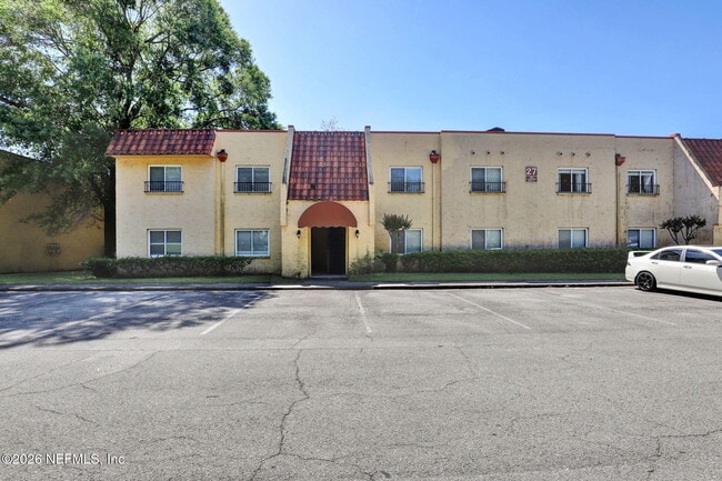 3918 La Mirada Dr N