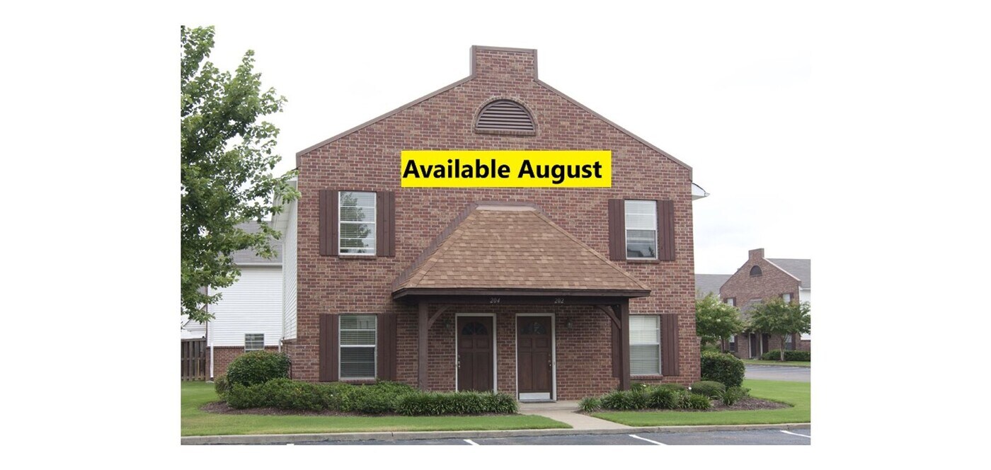 1016 Inverness Ln in Oxford, MS - Building Photo