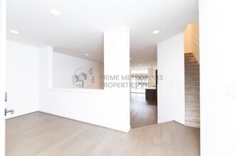 182 107th Ct SE in Bellevue, WA - Building Photo - Building Photo