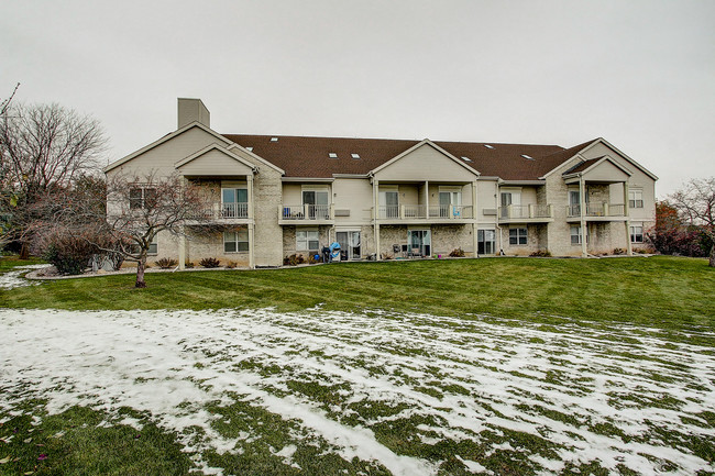 Orchid Knoll Apartments in Middleton, WI - Building Photo - Building Photo