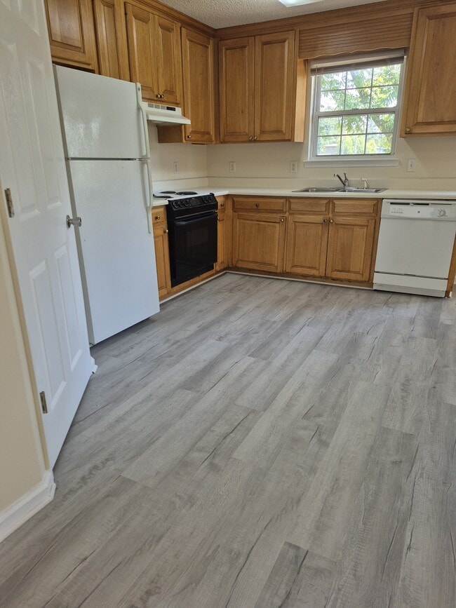 property at 1316 Edgewood Dr