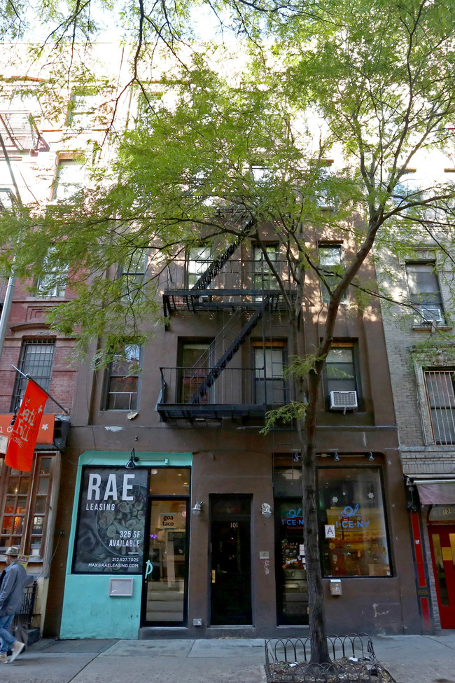 101 Macdougal St in New York, NY - Foto de edificio - Building Photo