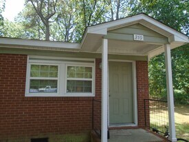 310 Old Shaw Rd in Fayetteville, NC - Building Photo