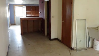 815 Route 34 in Plano, IL - Foto de edificio - Interior Photo