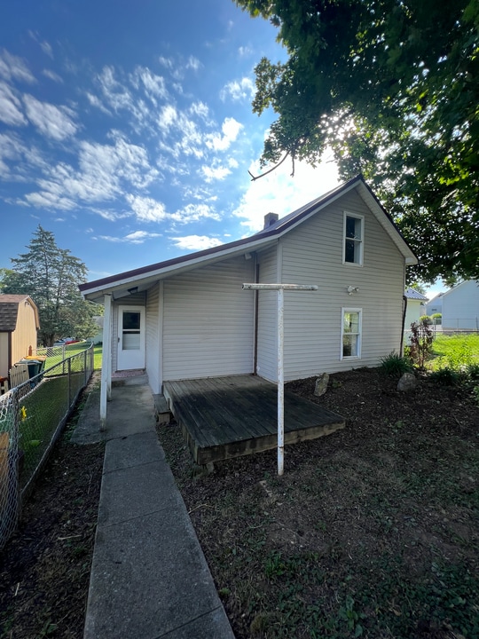 561 Center St in Chambersburg, PA - Building Photo