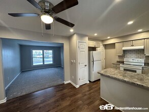 4926 Madison Ave in Des Moines, IA - Building Photo - Building Photo