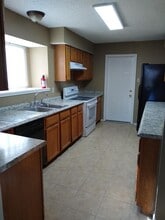 306 E Apollo Rd in Garland, TX - Foto de edificio - Building Photo