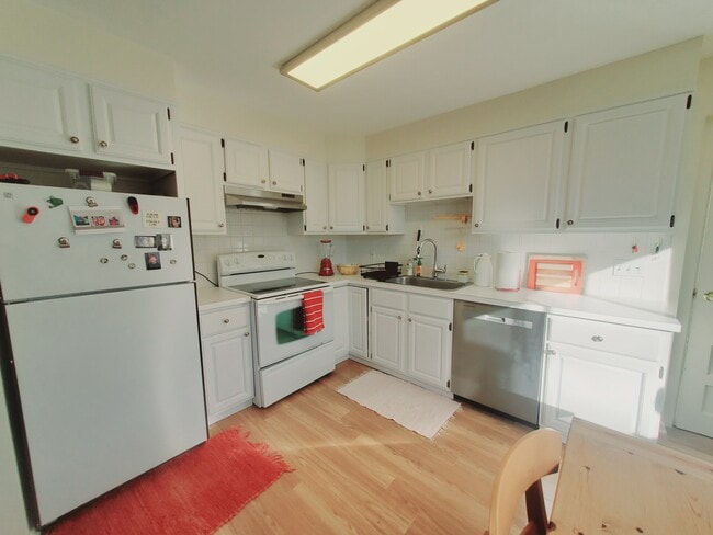 55 Whitmore Ln, Unit 1