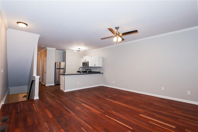 2145 Hollywood Dr NW in Atlanta, GA - Building Photo - Building Photo