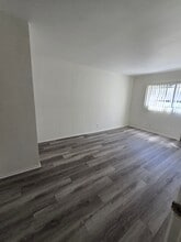 Magnolia View Apartments in Sherman Oaks, CA - Building Photo - Building Photo
