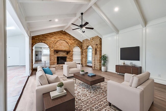 1710 Green Oaks Dr in Irving, TX - Building Photo - Building Photo