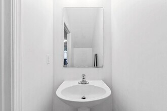 1425 NW 36th Way in Lauderdale Lakes, FL - Building Photo - Building Photo