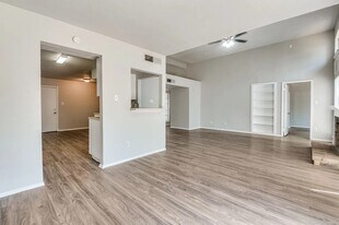 2220 Wamsetta Dr in Arlington, TX - Building Photo