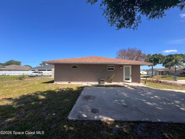 741 Frisco St SE in Palm Bay, FL - Building Photo - Building Photo