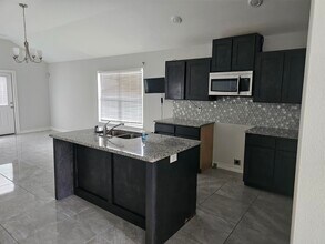 5412 Capilla St in Laredo, TX - Building Photo - Building Photo