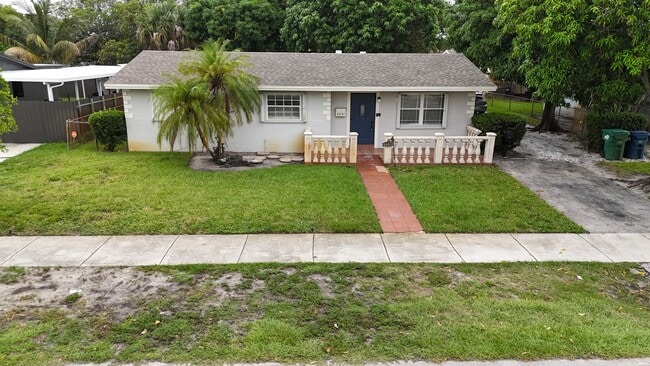 2830 NW 209th Terrace, Unit house in Miami Gardens, FL - Building Photo - Building Photo
