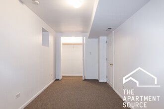 1110 W Wolfram St, Unit G in Chicago, IL - Foto de edificio - Building Photo