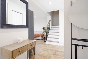 235 W Park Ave in Long Beach, NY - Building Photo
