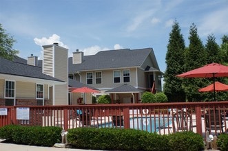 Chadwick Square Apartments in Hendersonville, NC - Building Photo - Building Photo