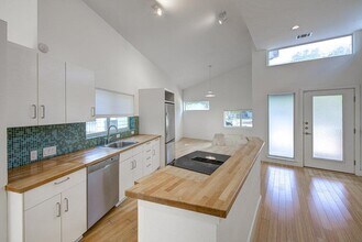 5004 Delores Ave in Austin, TX - Building Photo - Building Photo