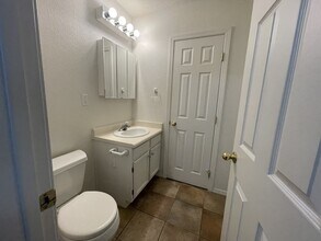 2900 Vista Del Rey NE in Albuquerque, NM - Building Photo - Building Photo
