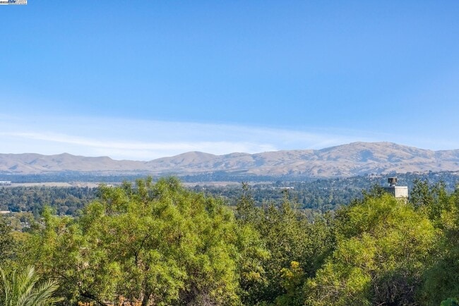 5630 Highcrest Ct in Pleasanton, CA - Building Photo - Building Photo