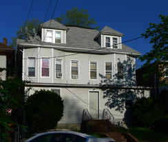 4232 160th St in Flushing, NY - Building Photo