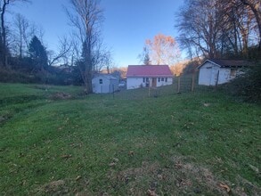 5234 Old Clyde Rd in Clyde, NC - Building Photo - Building Photo