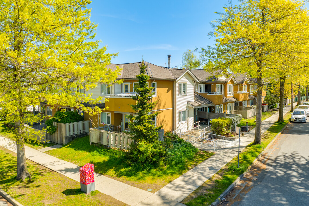 New Chelsea Gardens in Vancouver, BC - Building Photo