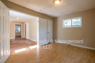 1801 Oakmont Dr NW in Atlanta, GA - Building Photo - Building Photo