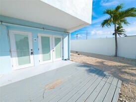 74560 Overseas Hwy in Islamorada, FL - Building Photo