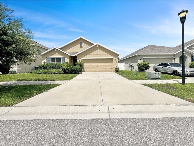 8204 Bilston Village Ln in Gibsonton, FL - Building Photo - Building Photo