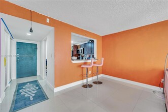 488 NW 165th St in Miami, FL - Building Photo - Building Photo