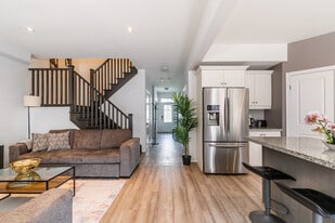 114 Shoreview Pl in Hamilton, ON - Building Photo