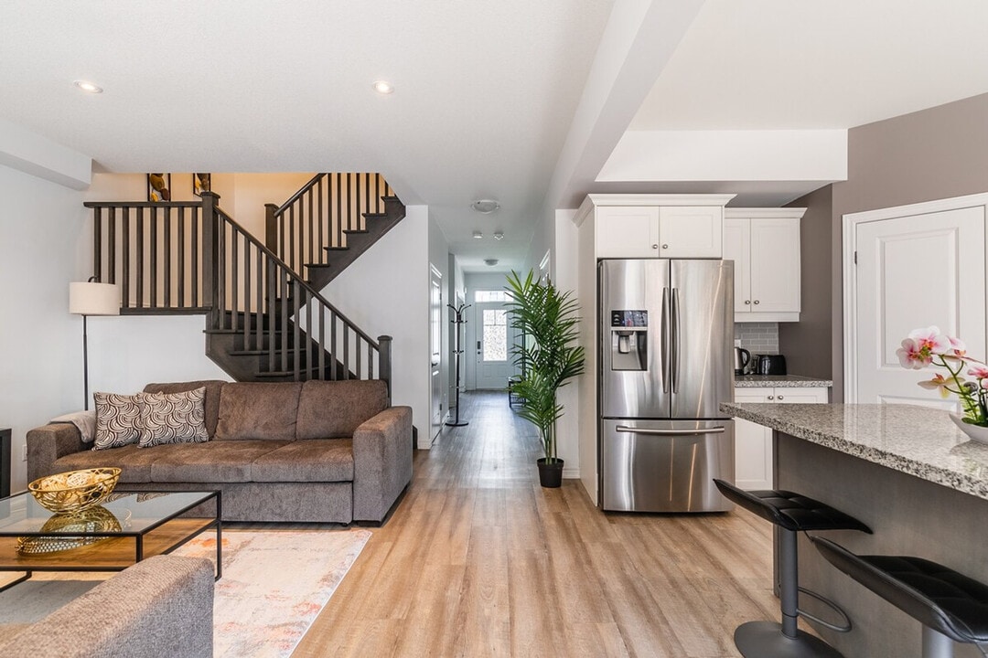 114 Shoreview Pl in Hamilton, ON - Building Photo