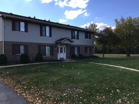 440 Echo Ln, Unit A in Aurora, IL - Building Photo