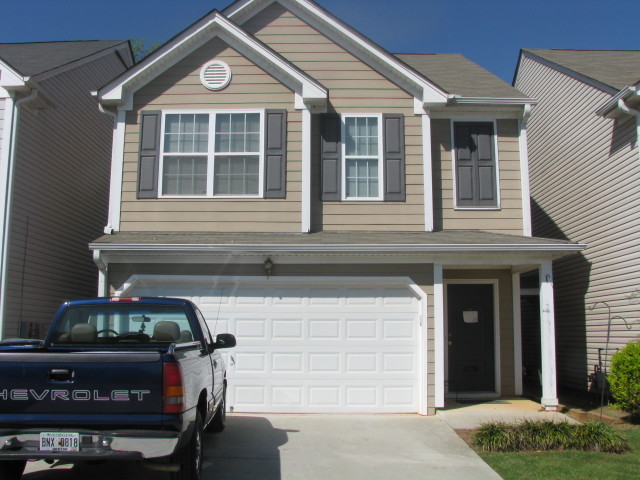 300 Fieldview Ln in Covington, GA - Building Photo