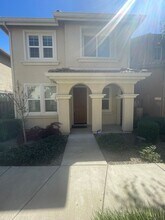 2736 Soho Ln in Fairfield, CA - Building Photo - Building Photo