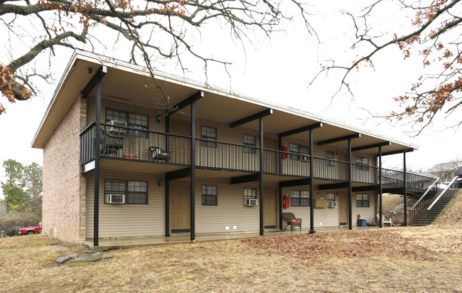 688 N Leverett Ave in Fayetteville, AR - Foto de edificio - Building Photo