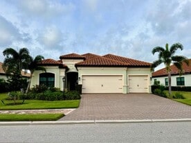 7113 Whittlebury Trl in Bradenton, FL - Building Photo