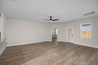 3210 Banyan Dr in Santa Fe, TX - Building Photo - Building Photo