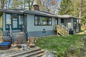 19 Mirror Lake Dr in Tuftonboro, NH - Building Photo - Building Photo